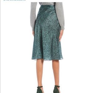 Gianni Bini Satin midi length Skit